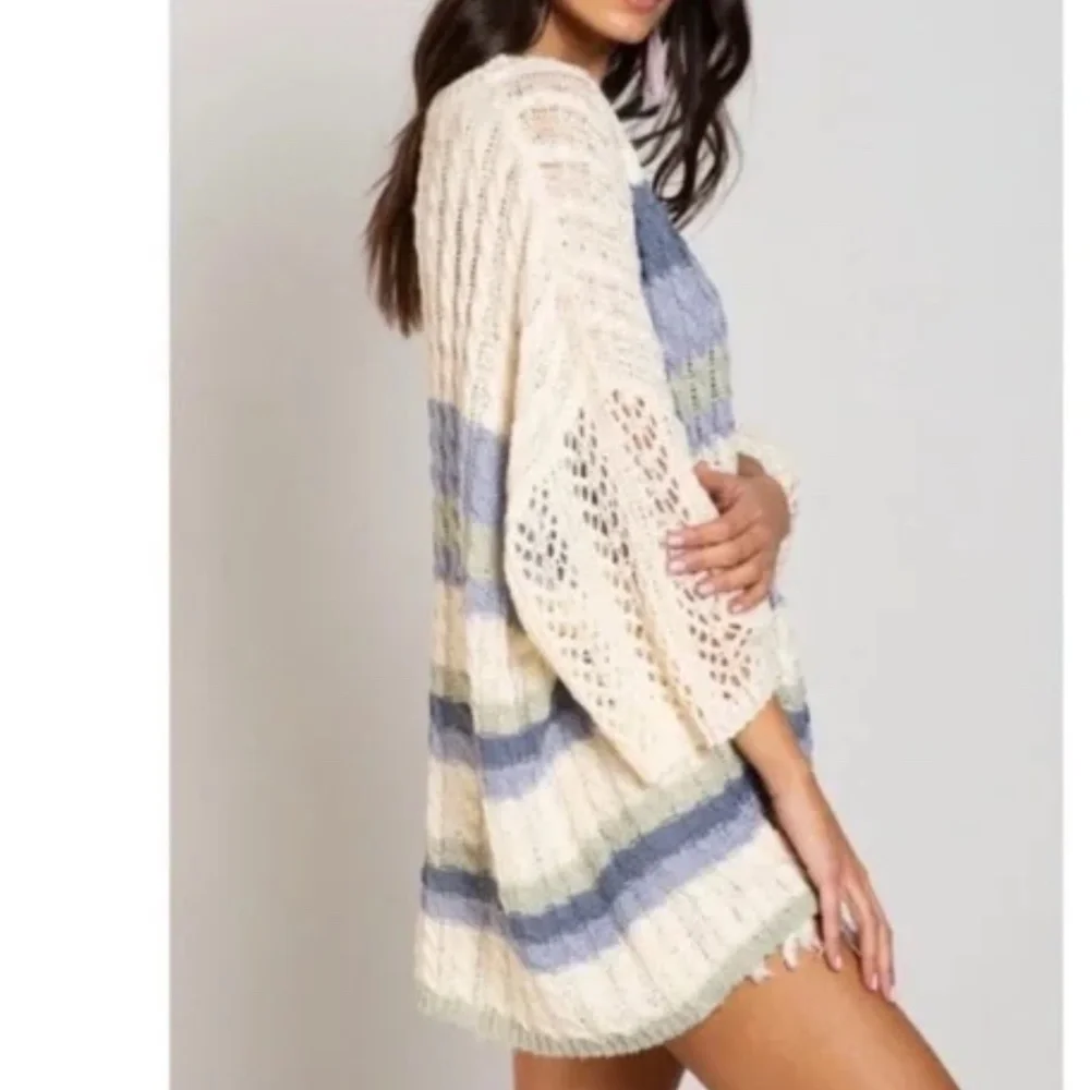 POL Cable Weaving Oversized 3/4 Sleeve Crew Neck Sweater in Blue Multi sz small - Picture 4 of 9